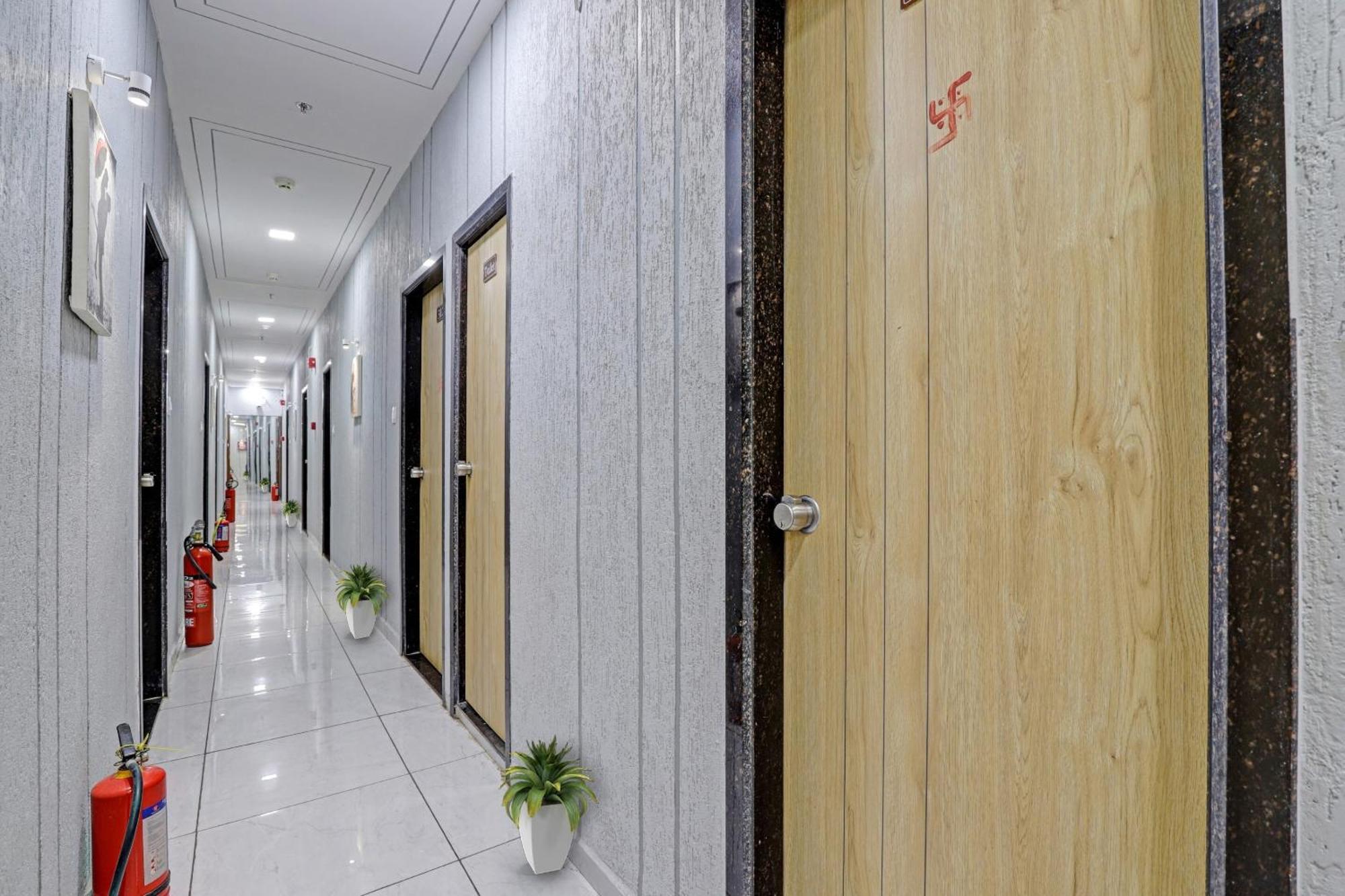 Hotel O Royal Orbit Surat Exterior photo