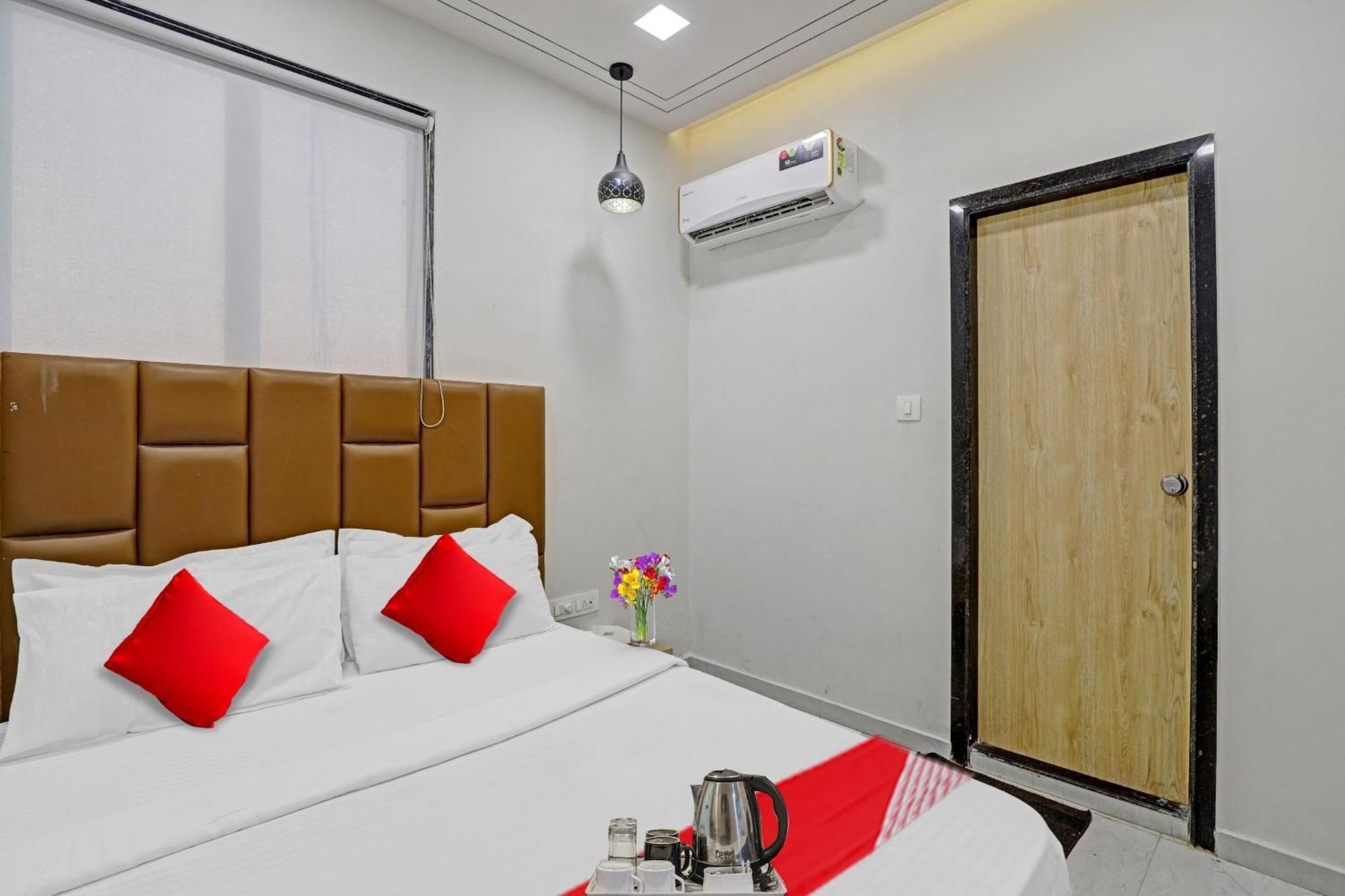 Hotel O Royal Orbit Surat Exterior photo